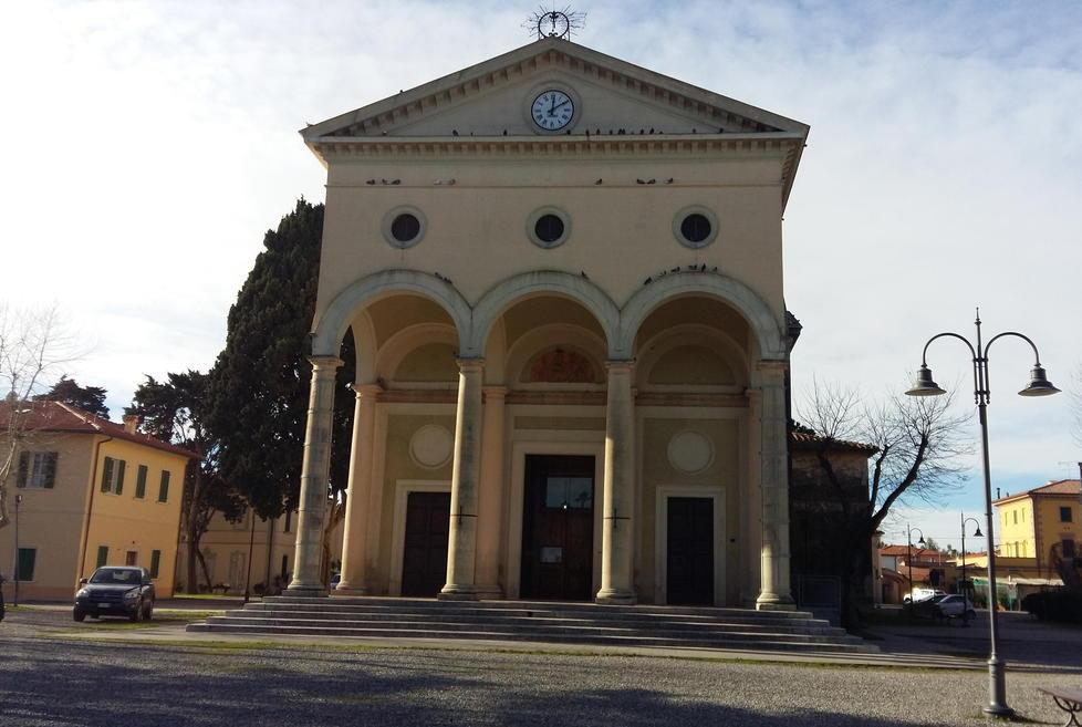 Lavori alla chiesa con i soldi raccolti da 250 vadesi 