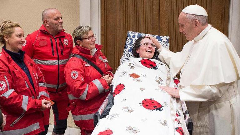Sandra, l’incontro a Roma e quella carezza del Papa
