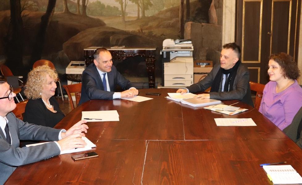 Dal prefetto i maestri esclusi 