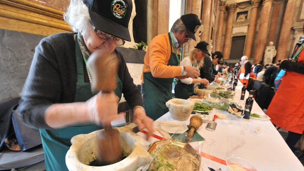 A Montemarcello il campionato del pesto