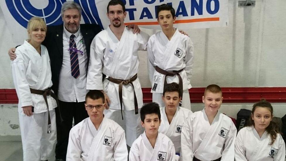 La Zio Kick super nel kata Tutti qualificati ai nazionali