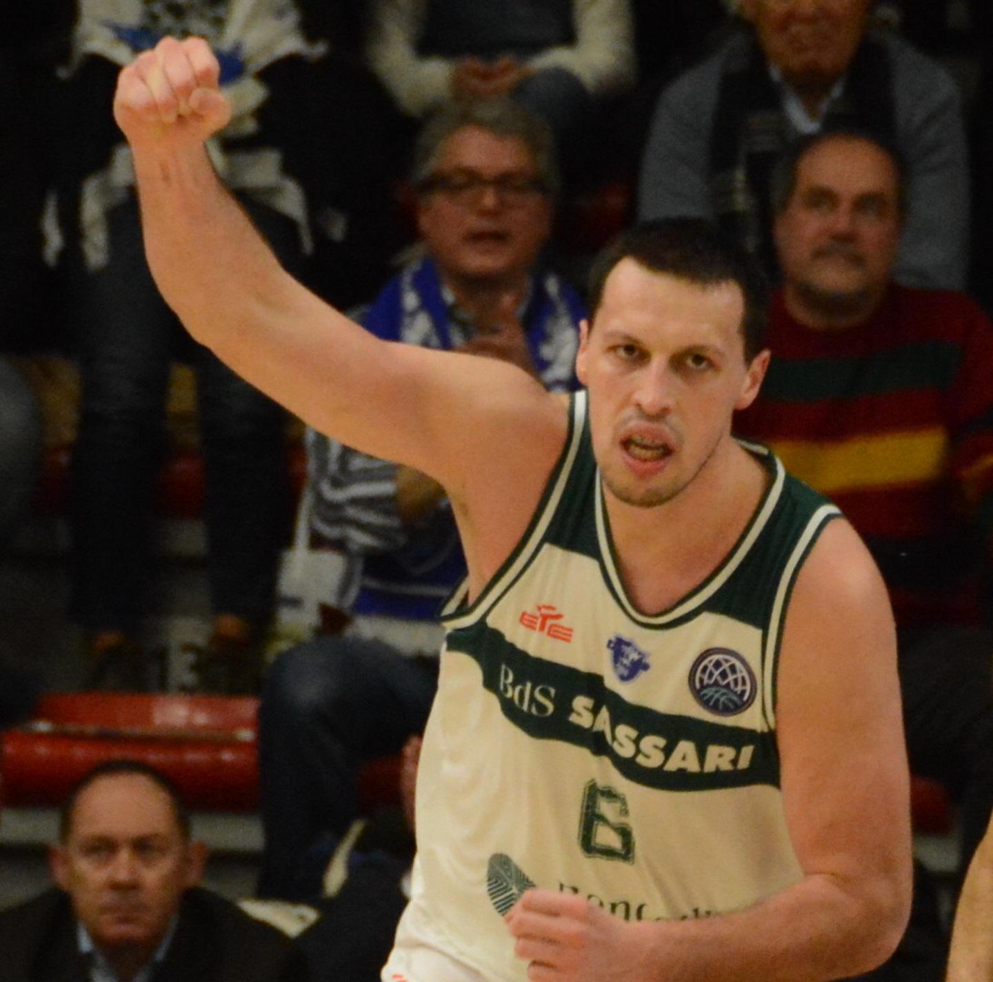 Dal disastro al +17 la Dinamo si riscatta 