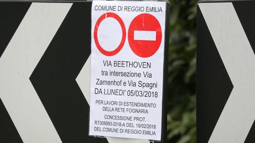 Chiusa via Beethoven Pratofontana in difficoltà