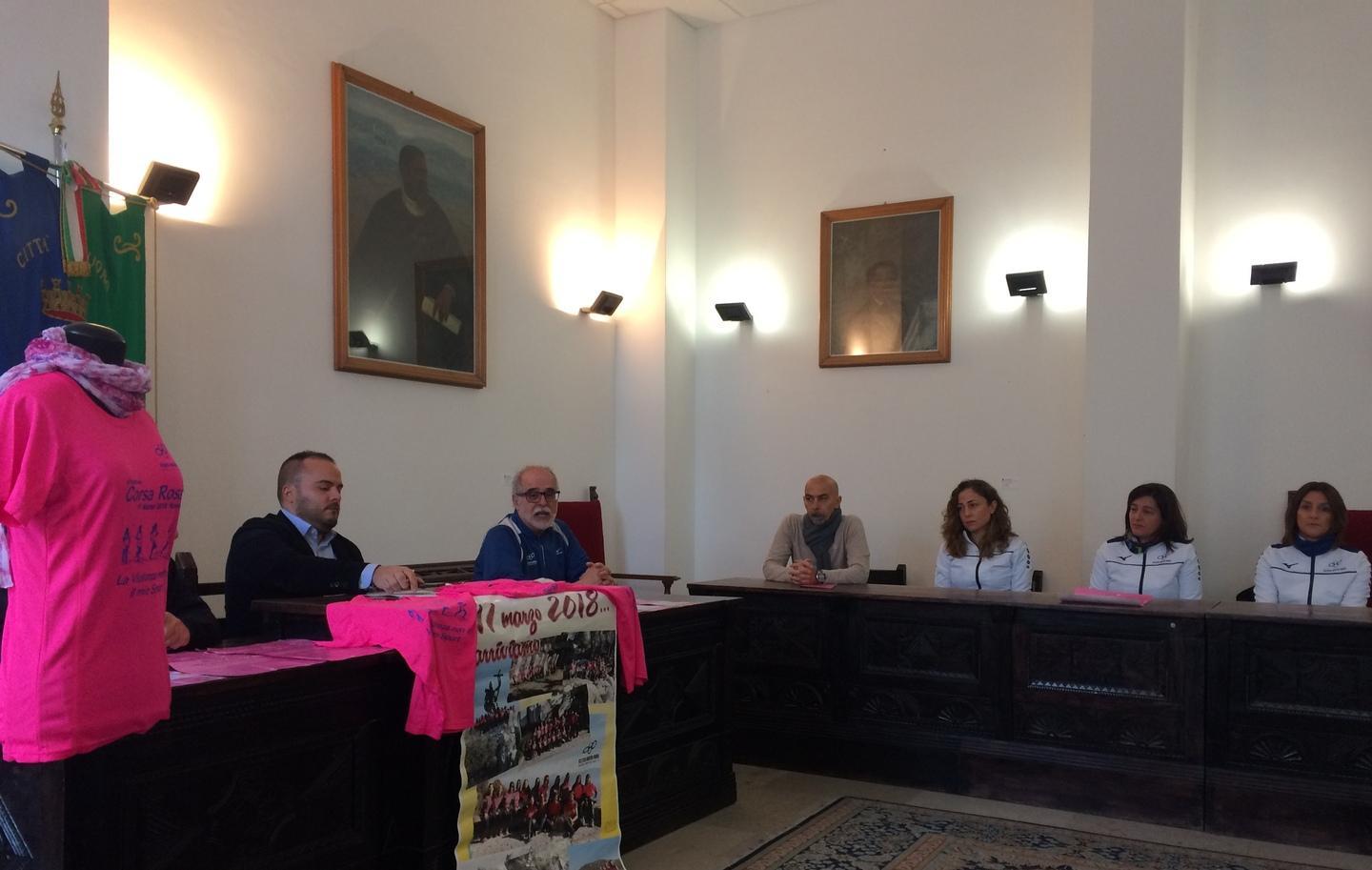 Corsa rosa, in 2.000 ai nastri di partenza 