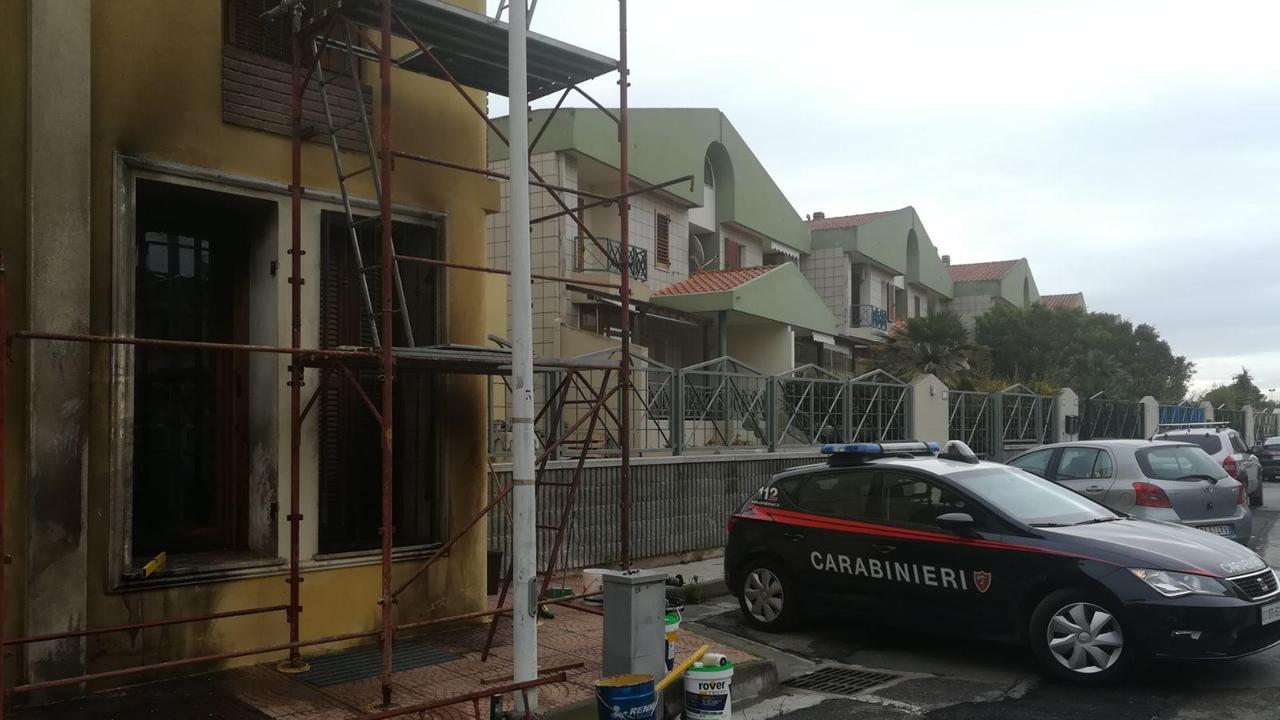 Dà fuoco allo studio del suo avvocato: arrestato 60enne incensurato