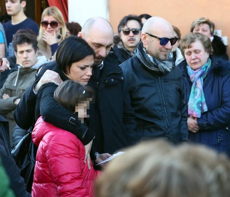Ciao Erik, l'addio del paese all'angelo biondo 