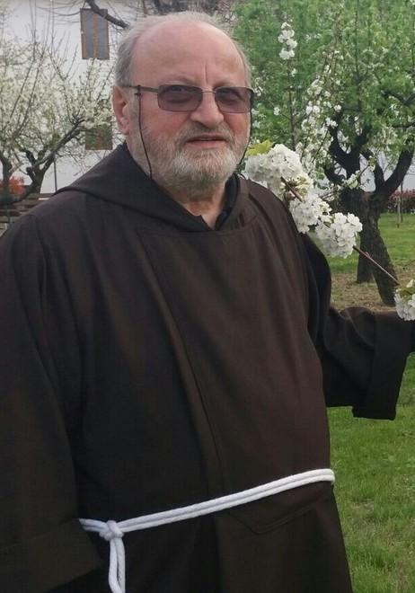 Addio a padre Lino, campione di dialogo e amico del paese 