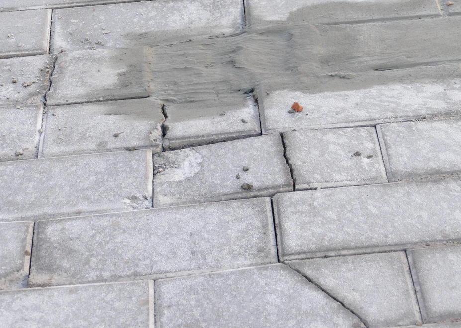 Nuovo cantiere-lampo lungo la via Maremmana 