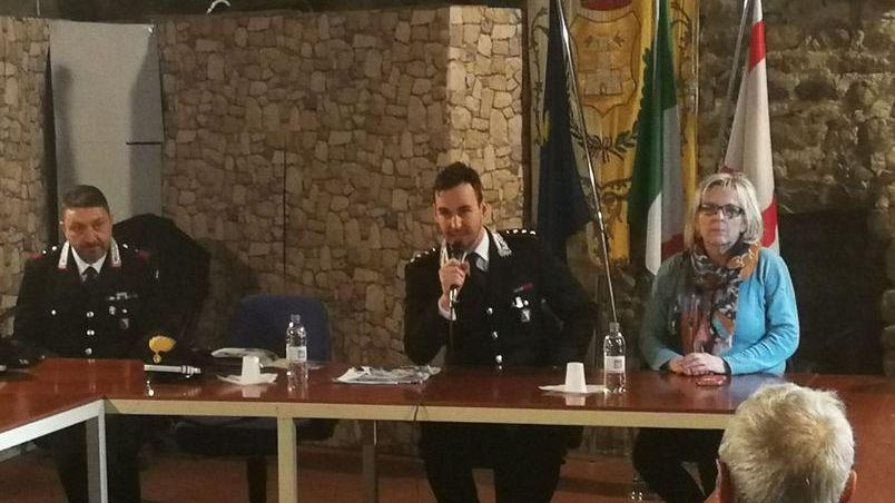 Carabinieri con gli anziani «Via la chiave dalla porta»