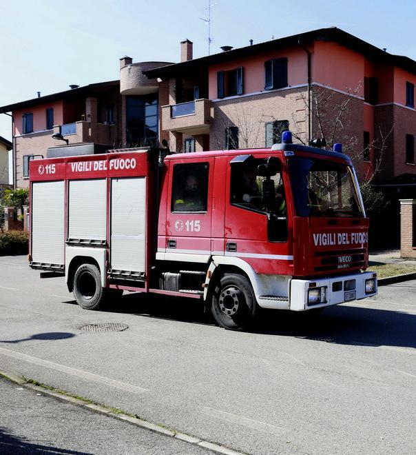 Il posacenere prende fuoco, allarme in un appartamento