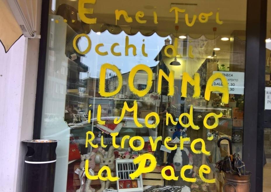 Omaggio del quartiere Rometta a tutte le donne