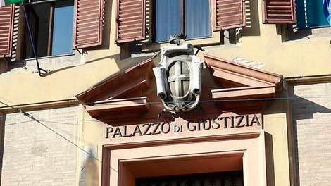 Tribunale, bolli falsi: commesso dovrà pagare 249mila euro