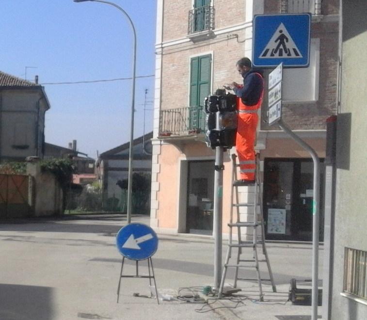 Installati nuovi semafori in alcuni incroci del centro