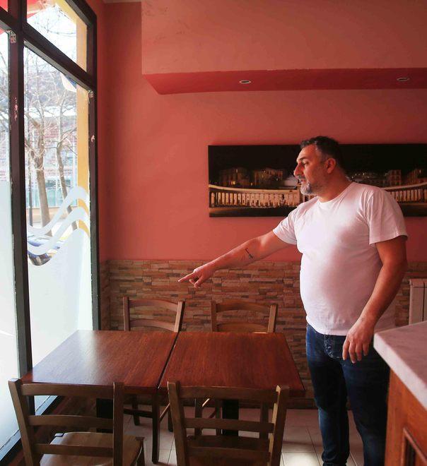 Pizzeria depredata di notte