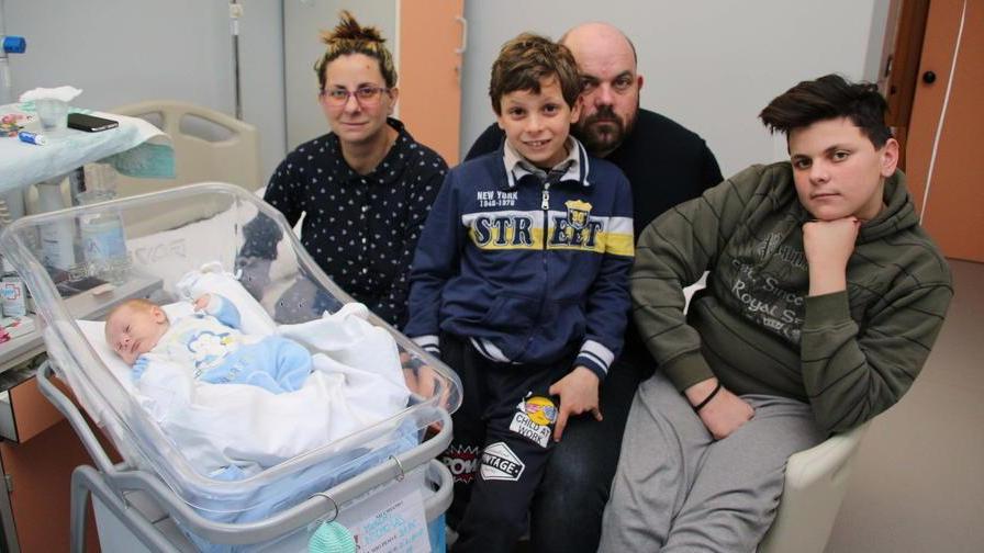 A casa madre e figlio salvati dalla meningite