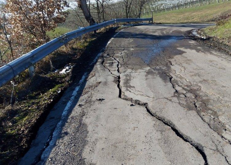 Cedono 100 metri di via Fogliano 