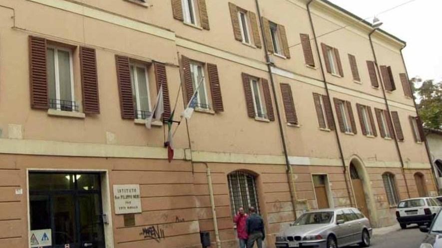 Modena, minore bloccato dopo lo scippo in via S.Orsola