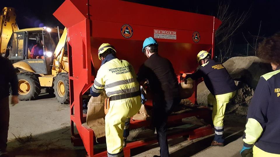 Arriva la piena, scuola chiusa a Lentigione: ordinata l'evacuazione di 40 persone 