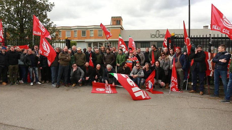 Falegnami, altra fumata nera 10 giorni per salvare 29 posti