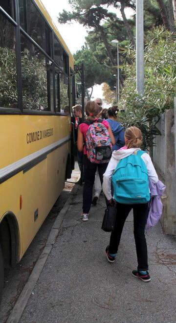 Troppi bulli a bordo: scorte su scuolabus pure l’anno prossimo 