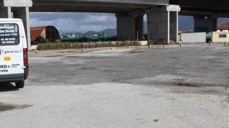 Aree di sosta espropriate «Strutture e attività abusive»
