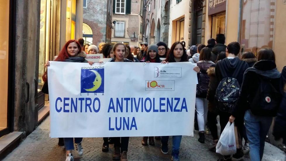 Donne nel mirino dei violenti Sempre più numerosi gli Sos 