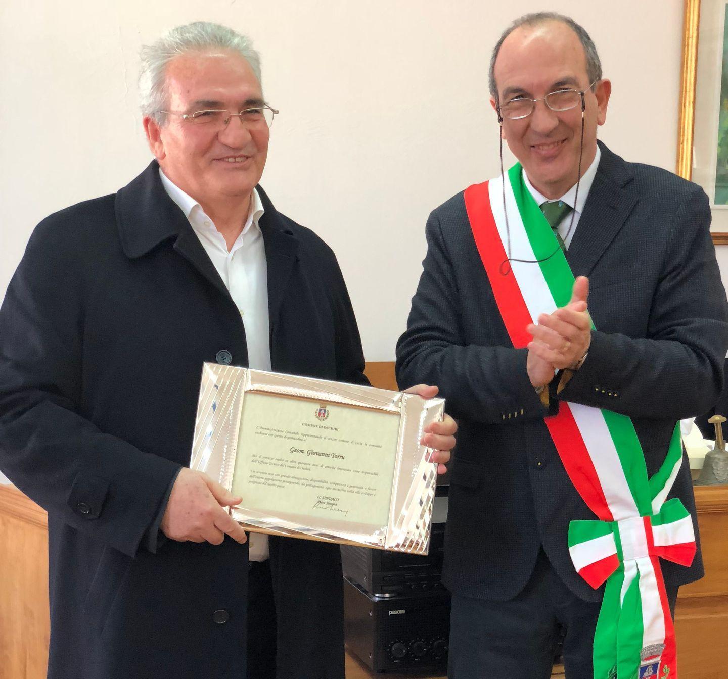 Premiato il geometra storico del Comune