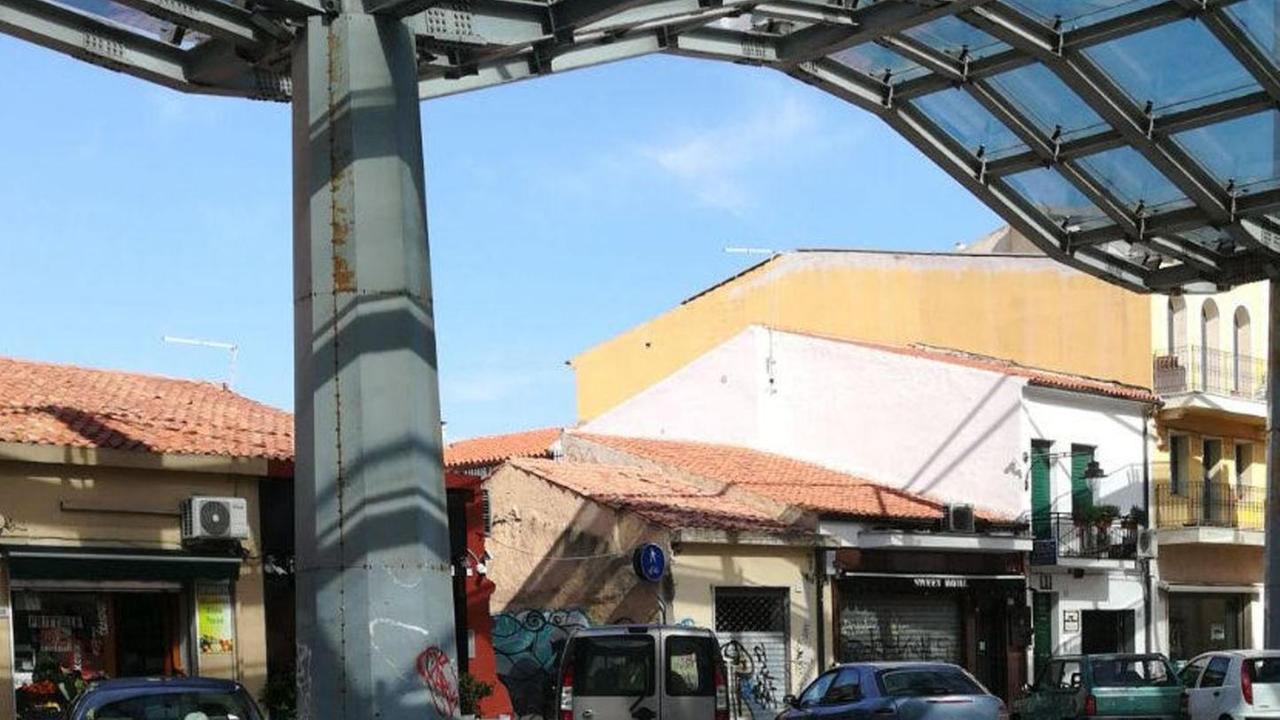 La minoranza contro il no a sedie e tavolini in via Acquedotto