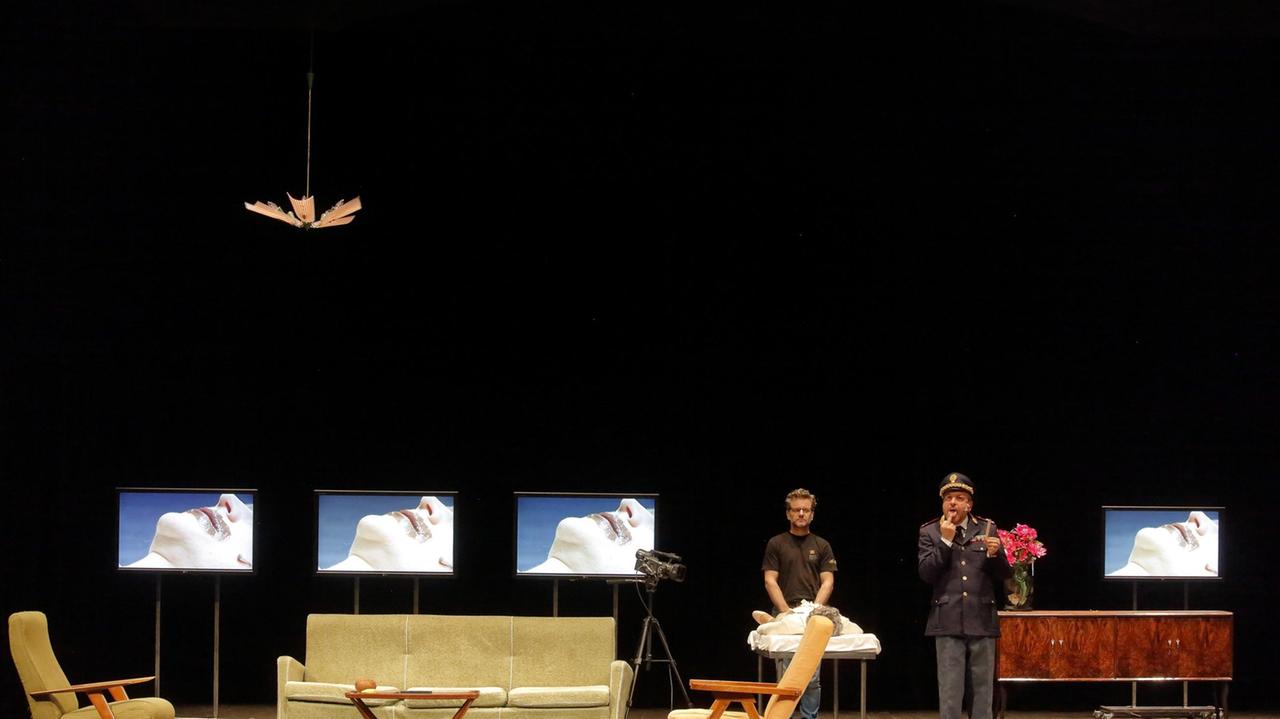Una scena dello spettacolo (foto Luca Del Pia in foto Musio)