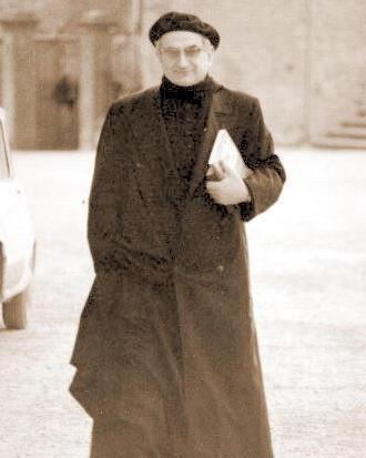 Mons. Simoncini, il prete giornalista 