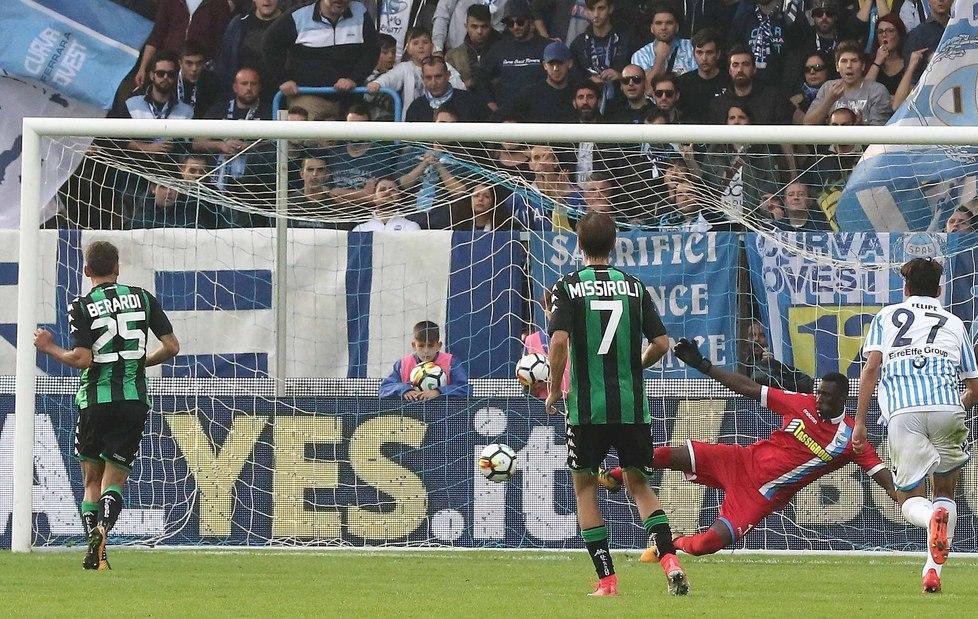Penalty parati: Gomis e Alex fanno doppietta 