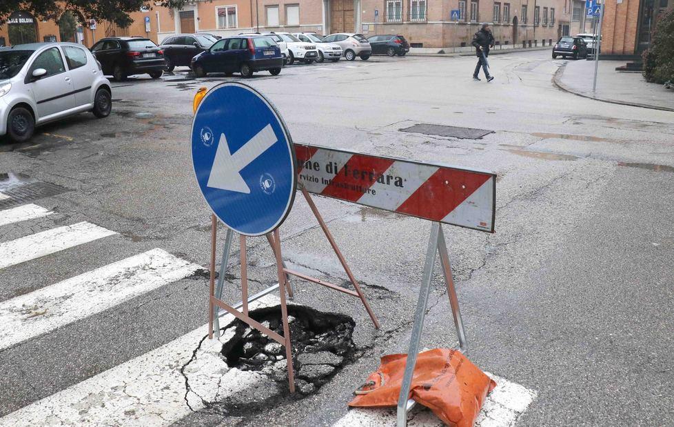 Al lavoro le squadre anti buche 