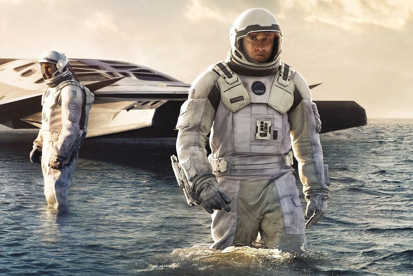Il cosmo spiegato con i film Incontro col fisico Battiston 