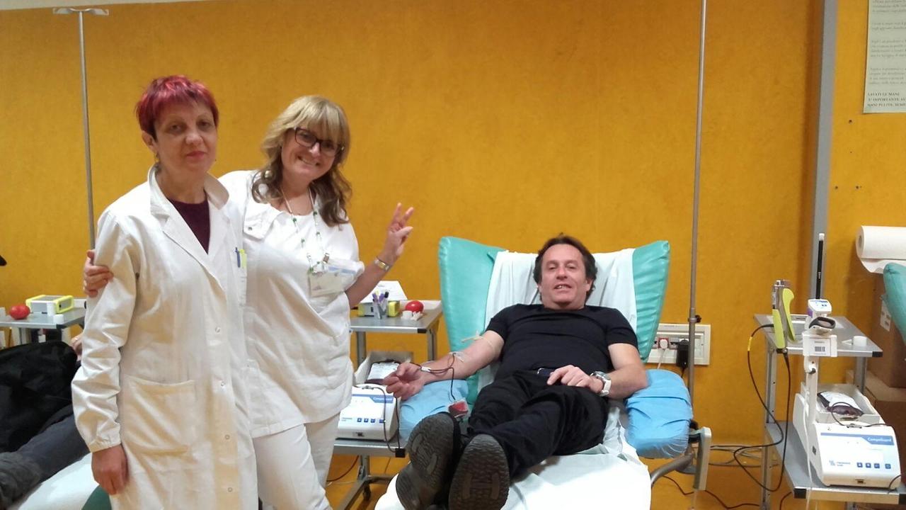 Una donazione in una foto d'archivio