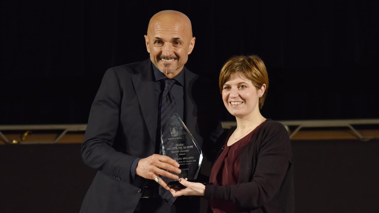 Spalletti premiato dalla sindaca Barnini (foto agenzia Carlo Sestini)