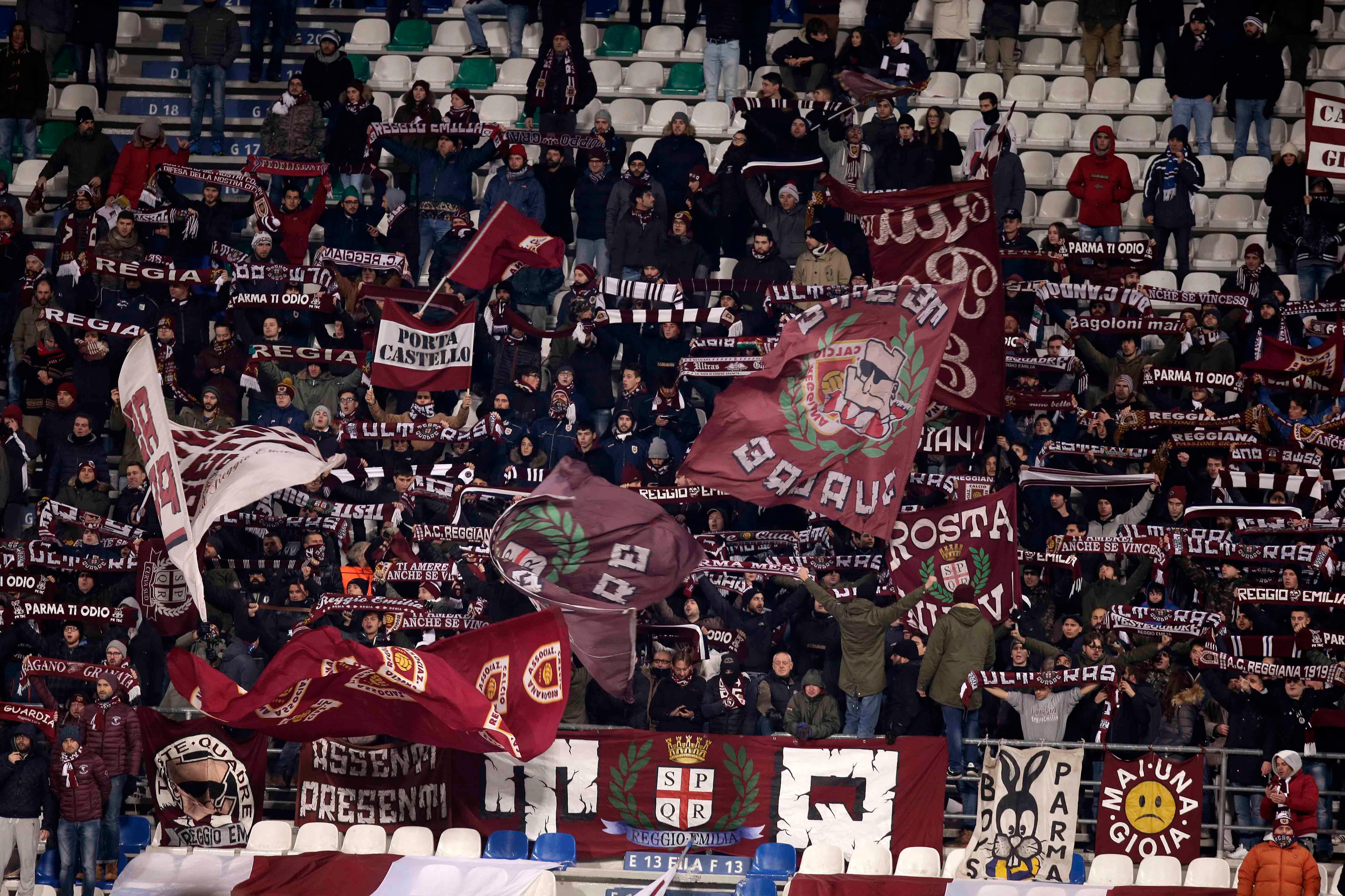 Reggiana, i tifosi manifestano a sostegno dei Piazza