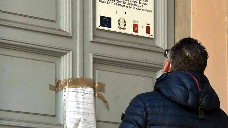 «Il teatro Guglielmi resta sotto sequestro finché non è sicuro»
