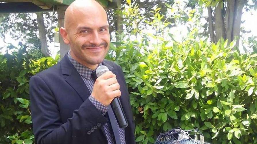 Macs Drago e gli abbracci, video di amore e di pace