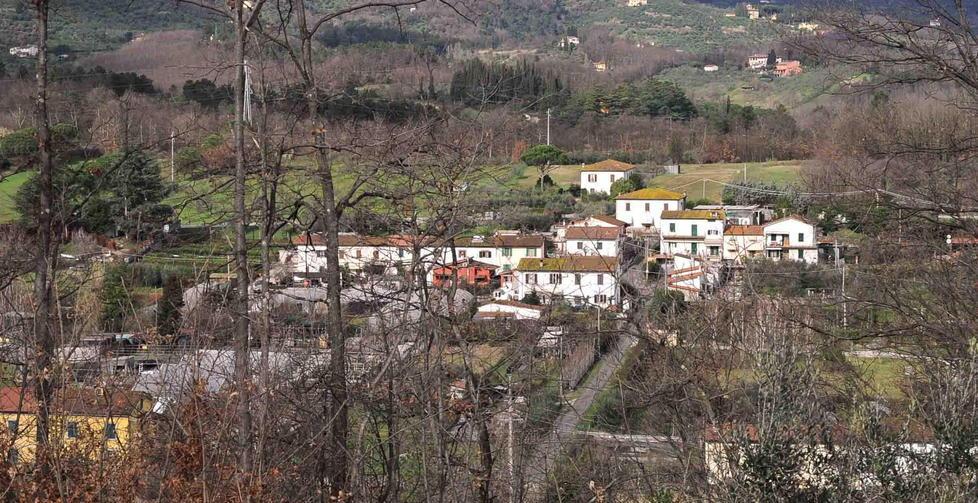 Acqua a singhiozzo in via Pieve a Celle 