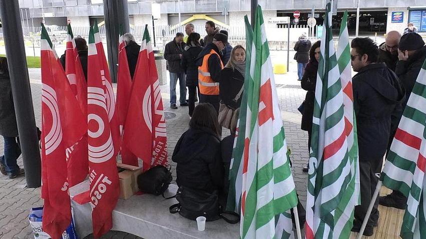 Esternalizzazioni al Galilei i lavoratori tornano in sciopero