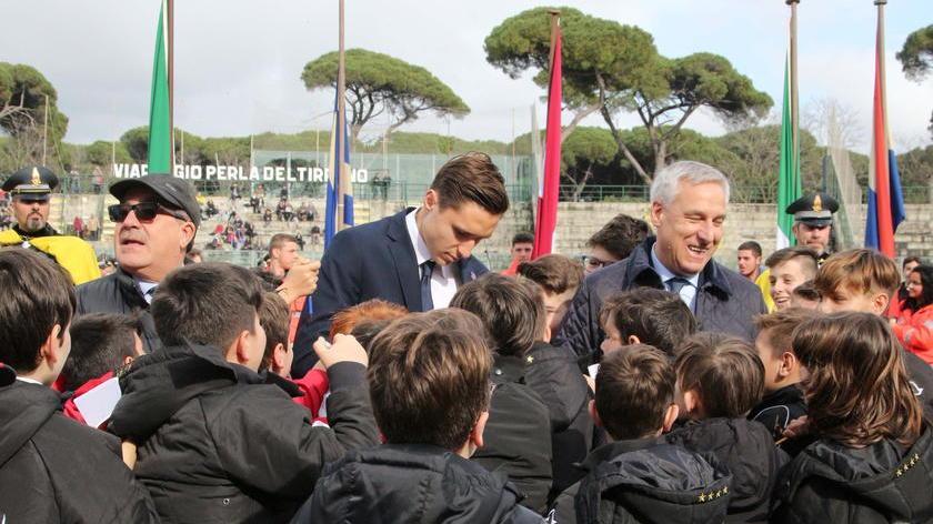 Tutti pazzi per Federico Il bomber viola star ai Pini