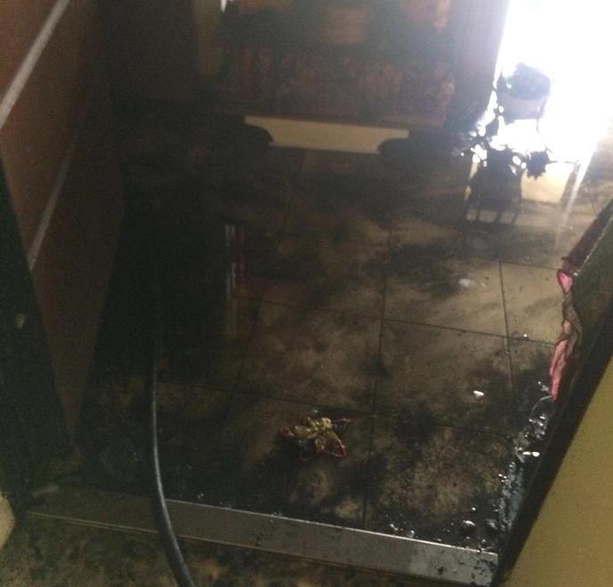 Fiamme nel condominio, 5 intossicati 