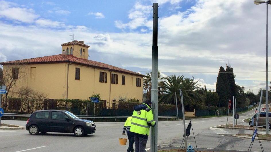 Semaforo in via del Paratino e velocità a 30 km orari