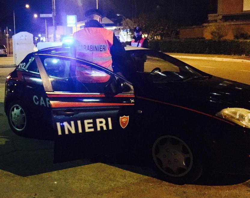 Tenta di rubare l’auto del carabiniere