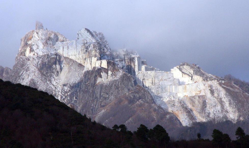 Sarà il giudice a decidere il destino delle cave