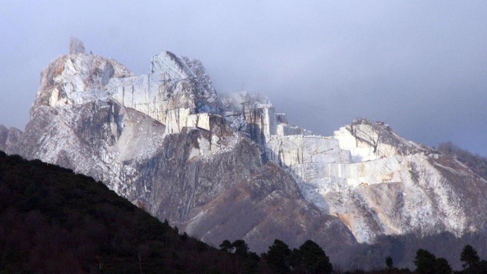Sarà il giudice a decidere il destino delle cave
