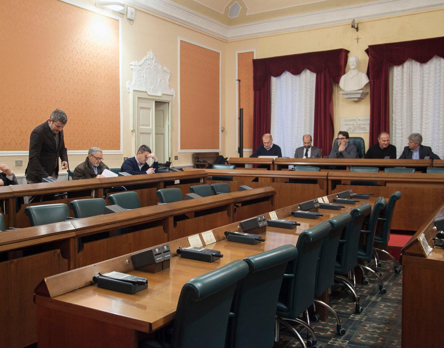 La consigliera Pulina tenta di occupare l’aula 