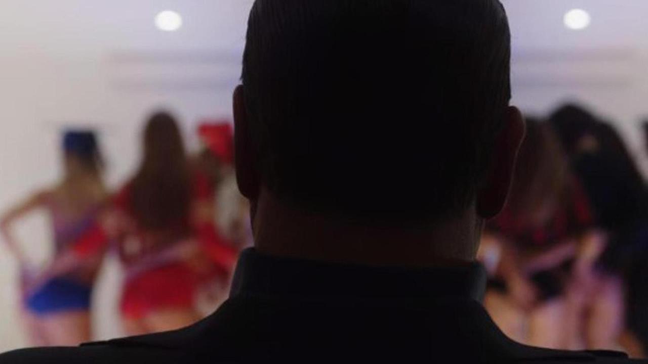 Bunga bunga e Dudù, il Silvio di Sorrentino