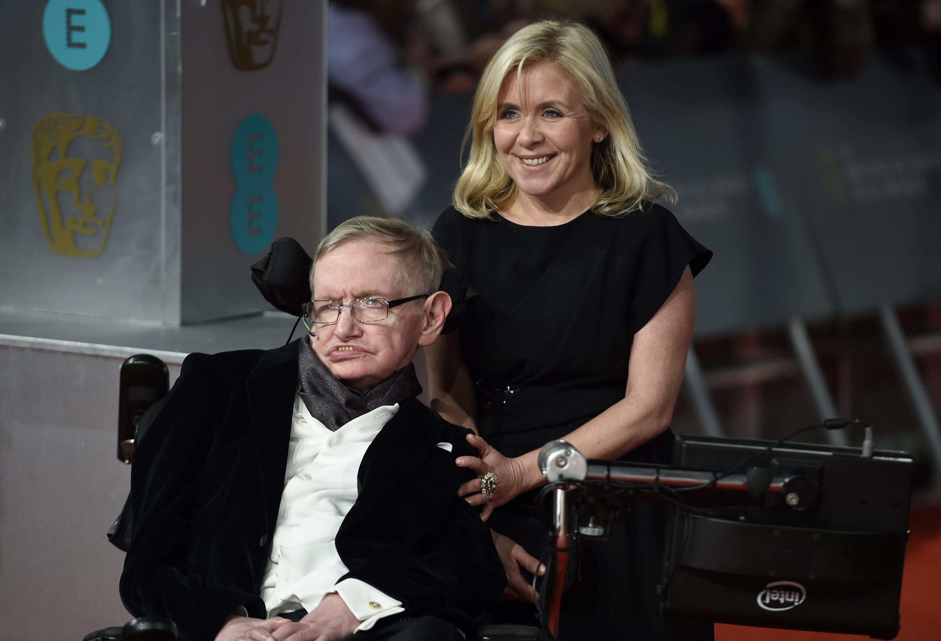 È morto Stephen Hawking, l'astrofisico a caccia dei primi passi dell'universo - Video