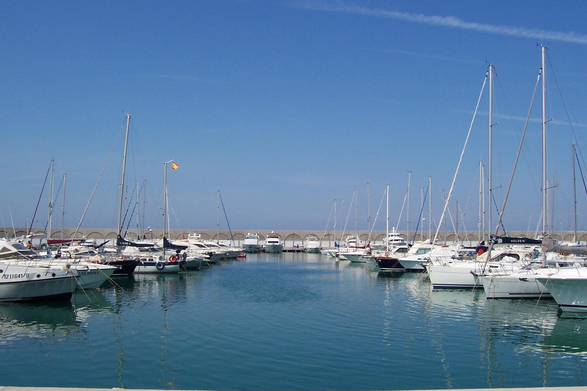 Cala de’ Medici, posto barca a sconto per chi trasloca da altri porti turistici